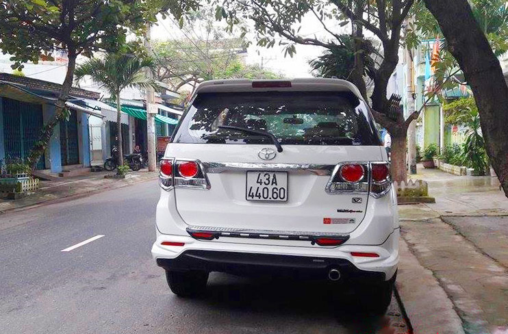 Dịch vụ cho thuê xe du lịch Toyota Fortuner 7 chỗ tại Đà Nẵng