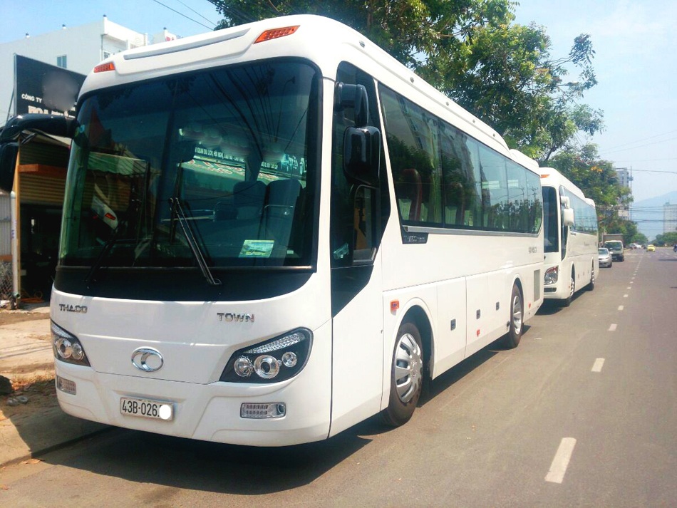 Cho thuê xe du lịch 35 chỗ ngồi tại Đà Nẵng Cho thuê xe du lịch 35 chỗ ngồi tại Đà Nẵng